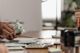 How to Calculate Franchise Profitability: A Complete Guide for Investors